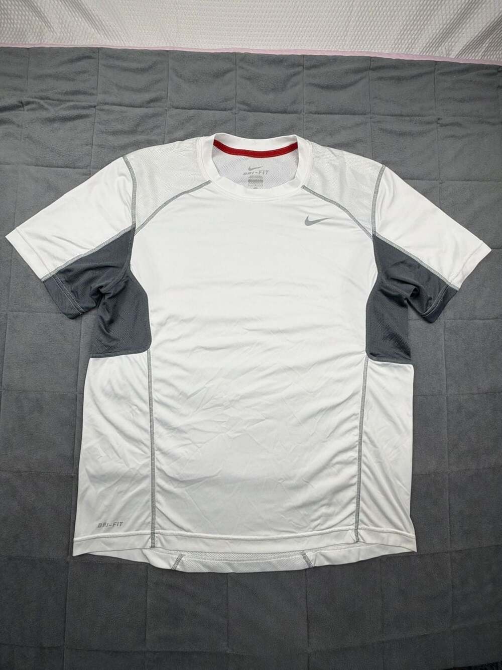 Nike Dri-FIT Men's White and Gray Mesh Athletic Training T-Shirt Size L